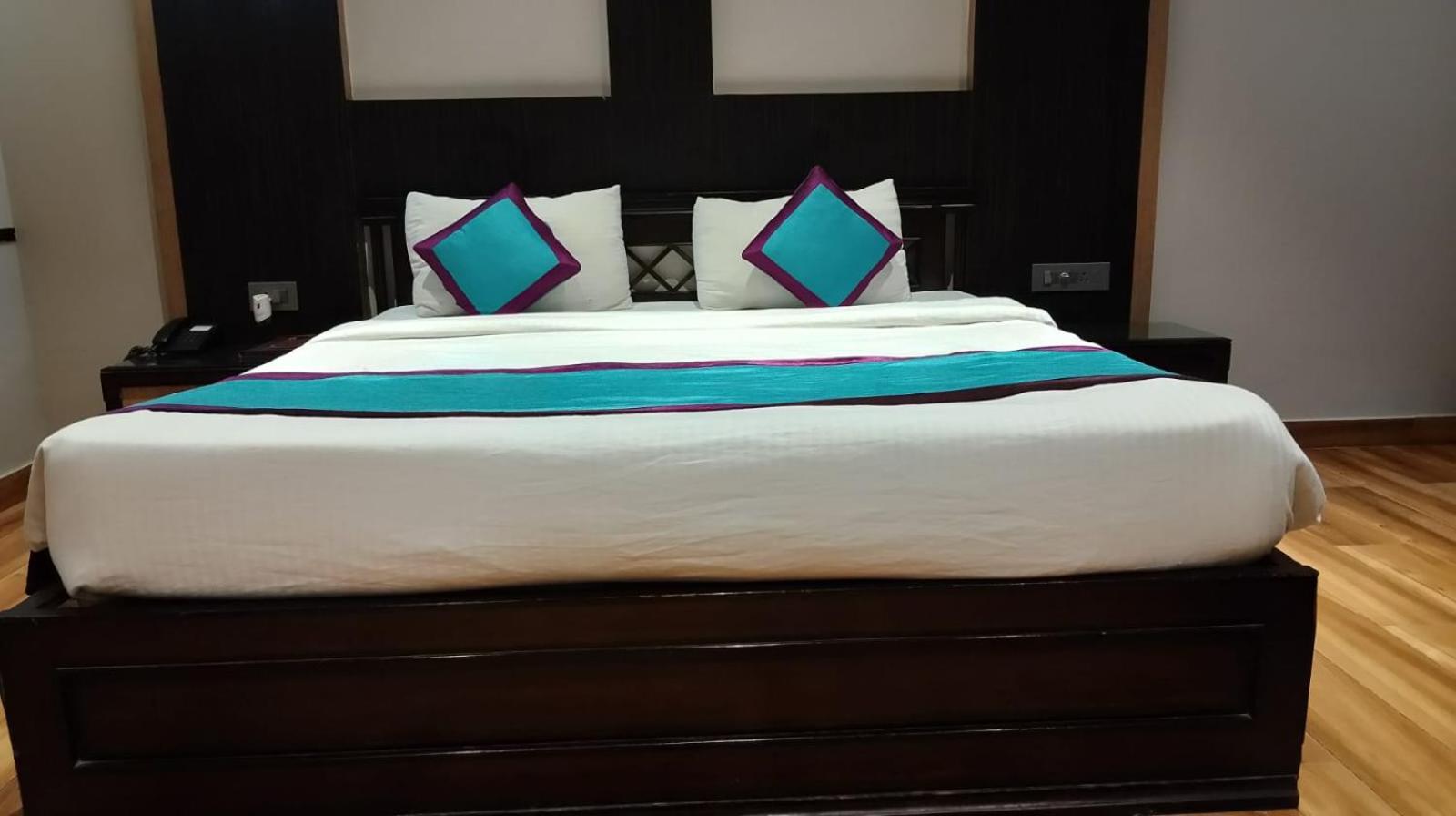 Hotel Little Palace Dibrugarh Zewnętrze zdjęcie